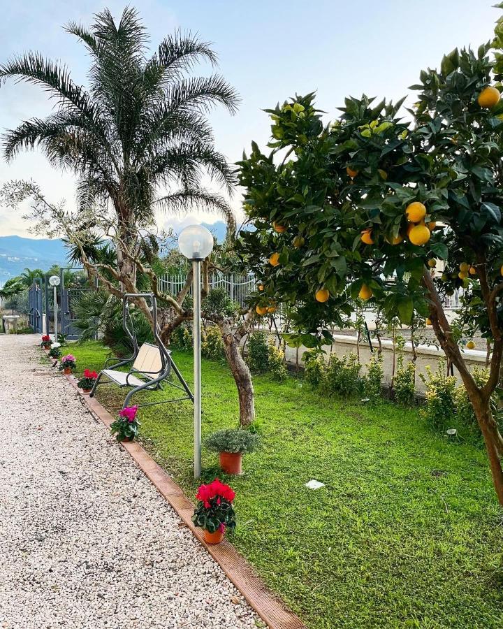 Casa Vacanze Paradise Santa Maria La Carita Екстер'єр фото